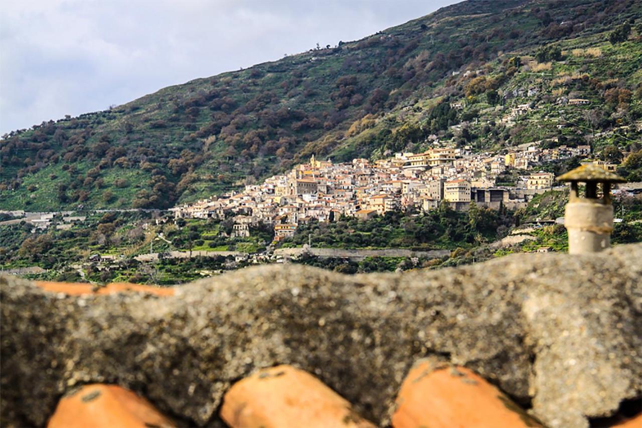 Due Sicilie Maison De Charme Casalvecchio Siculo Екстериор снимка